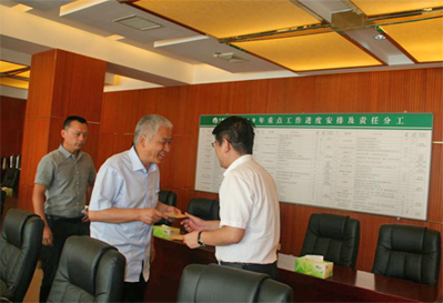 抖圈为du而生官网入口控股党委慰问困难党员活动
